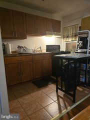 306 E QUEEN LN, Philadelphia, PA 19144