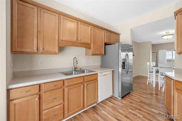 512 Queens Court Place, St Peters, MO 63376