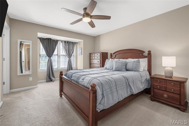 512 Queens Court Place, St Peters, MO 63376