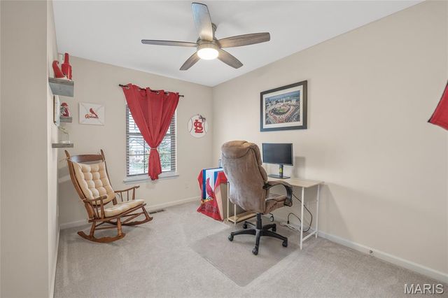 512 Queens Court Place, St Peters, MO 63376