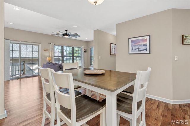 512 Queens Court Place, St Peters, MO 63376