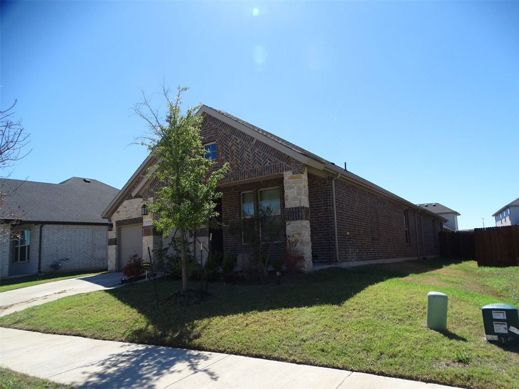 915 Hawthorn Lane, Mansfield, TX 76063 — photo 3