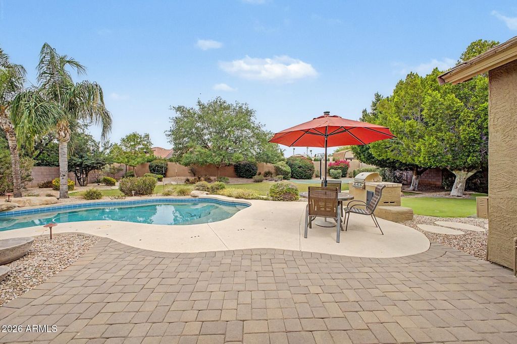 Image 15 of property listing at 5930 E DANBURY Road, Scottsdale, AZ 85254