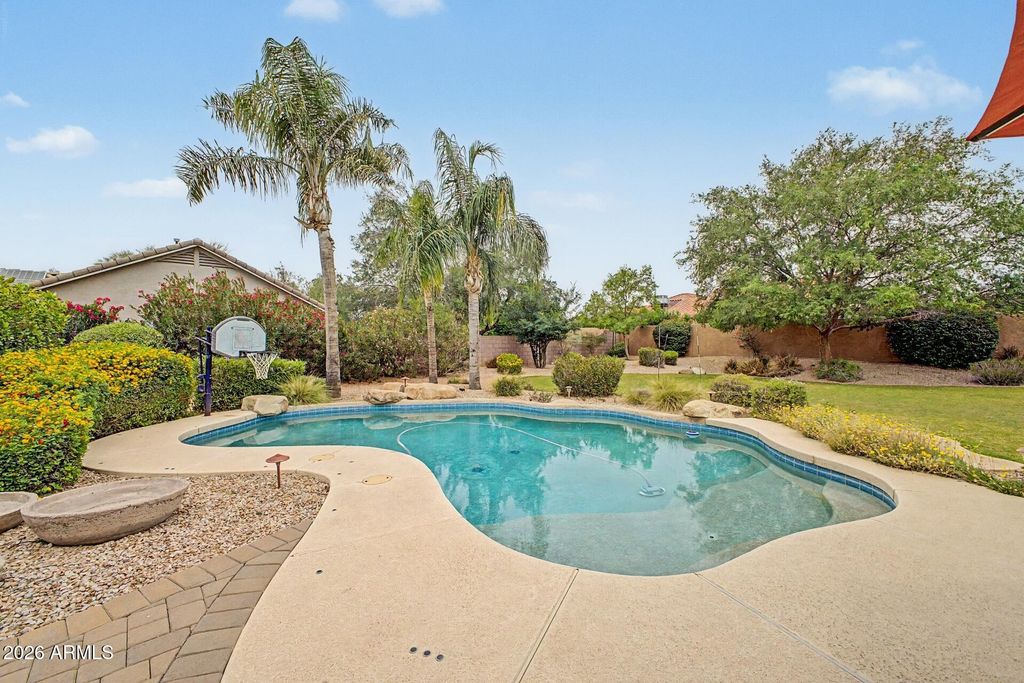 Image 17 of property listing at 5930 E DANBURY Road, Scottsdale, AZ 85254