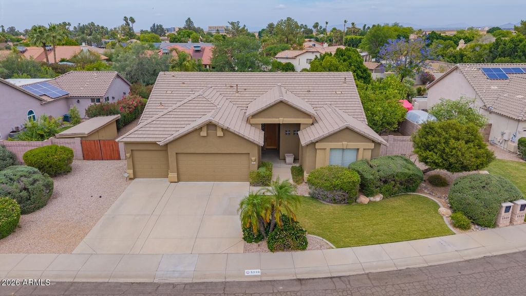 Image 2 of property listing at 5930 E DANBURY Road, Scottsdale, AZ 85254