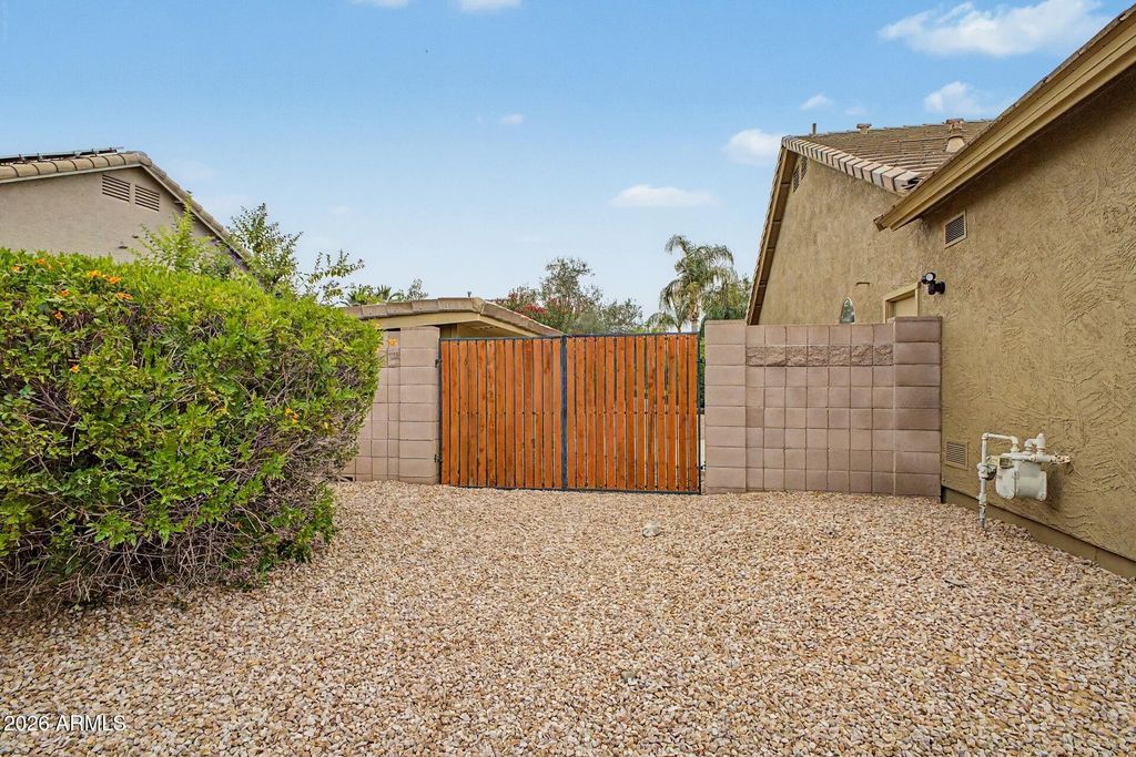 Image 26 of property listing at 5930 E DANBURY Road, Scottsdale, AZ 85254