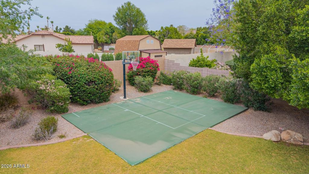 Image 3 of property listing at 5930 E DANBURY Road, Scottsdale, AZ 85254