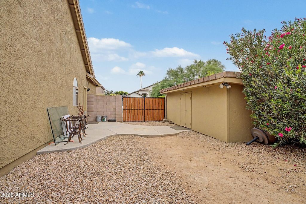 Image 39 of property listing at 5930 E DANBURY Road, Scottsdale, AZ 85254