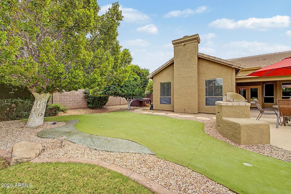Image 41 of property listing at 5930 E DANBURY Road, Scottsdale, AZ 85254