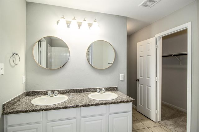 406 Woodlake Drive, Houston, TX 77336