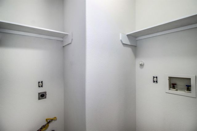 406 Woodlake Drive, Houston, TX 77336