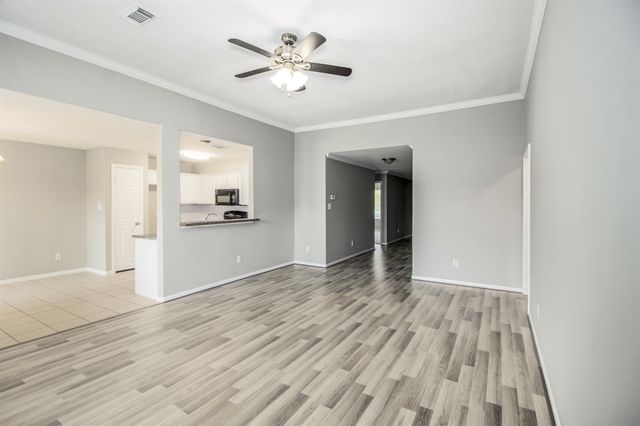 406 Woodlake Drive, Houston, TX 77336