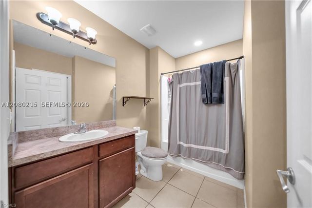 10549 Canal Brook LN, Lehigh Acres, FL 33936