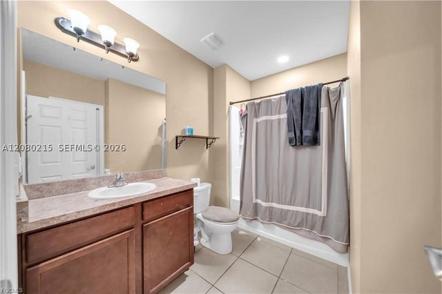 10549 Canal Brook LN, Lehigh Acres, FL 33936