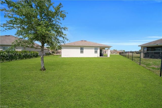10549 Canal Brook LN, Lehigh Acres, FL 33936