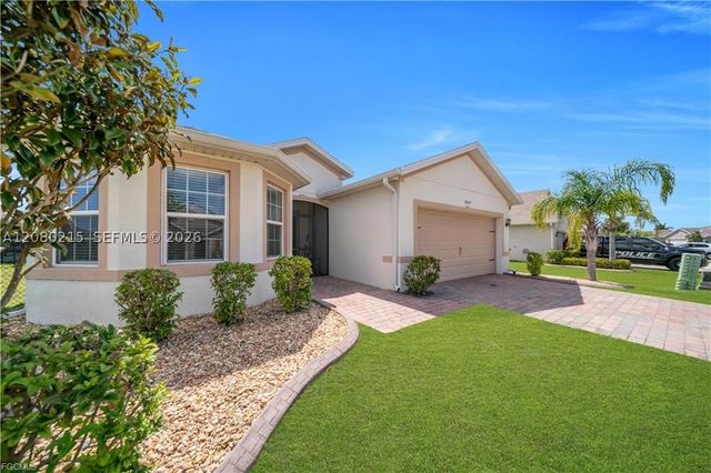 10549 Canal Brook LN, Lehigh Acres, FL 33936