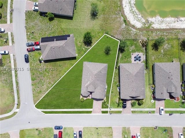10549 Canal Brook LN, Lehigh Acres, FL 33936