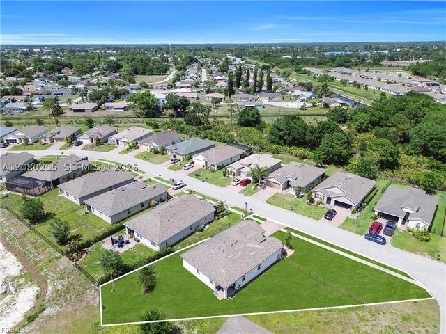 10549 Canal Brook LN, Lehigh Acres, FL 33936