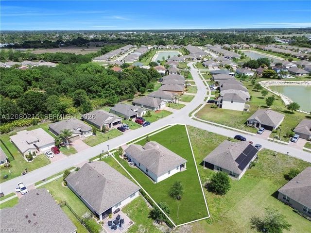 10549 Canal Brook LN, Lehigh Acres, FL 33936