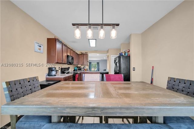 10549 Canal Brook LN, Lehigh Acres, FL 33936