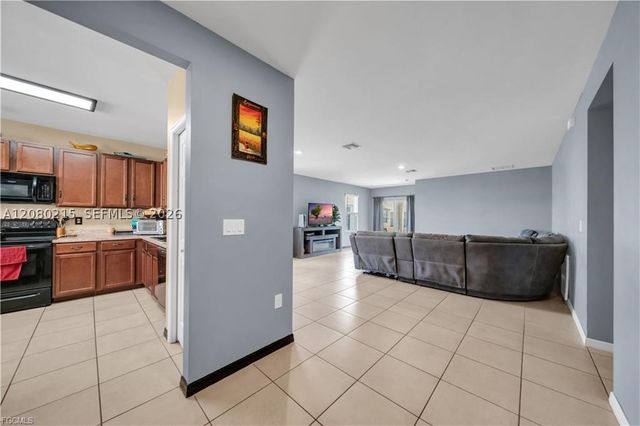 10549 Canal Brook LN, Lehigh Acres, FL 33936