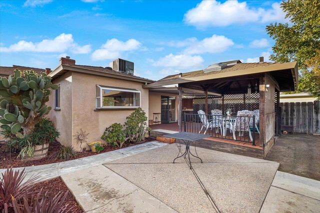 232 Fusco Ave, Modesto, CA 95354