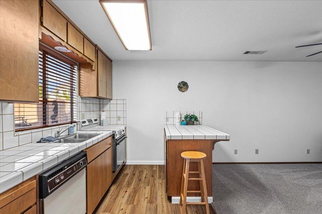 232 Fusco Ave, Modesto, CA 95354