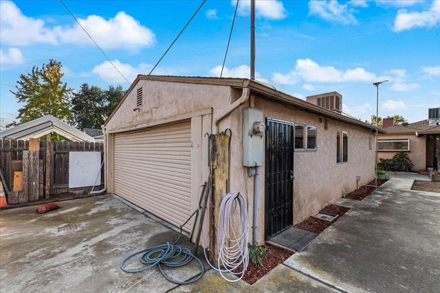 232 Fusco Ave, Modesto, CA 95354