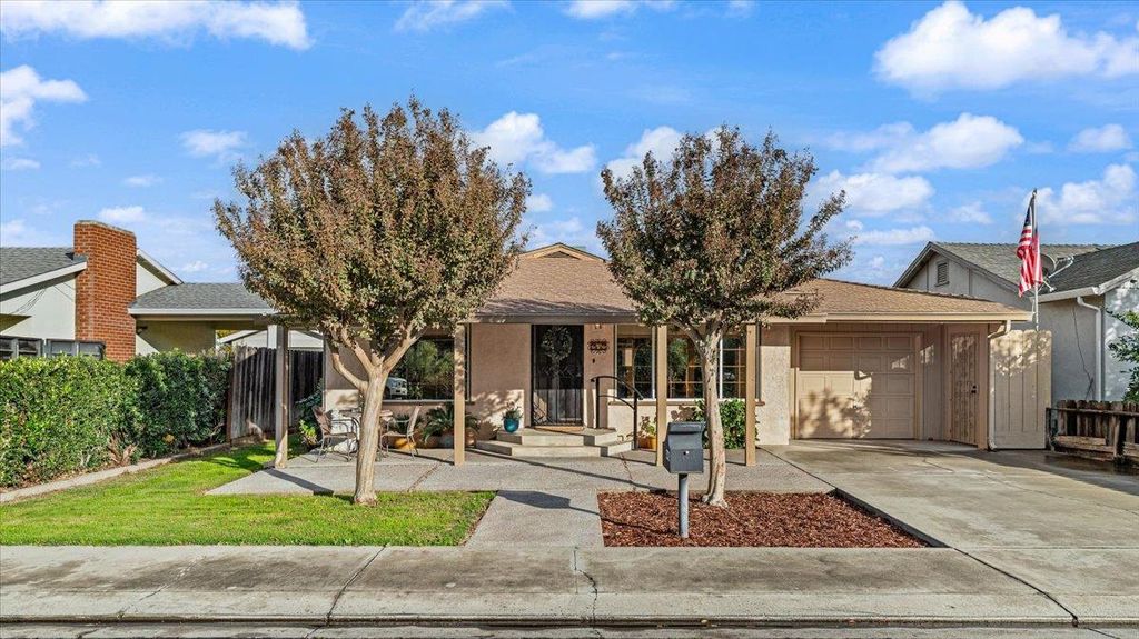 232 Fusco Ave, Modesto, CA 95354