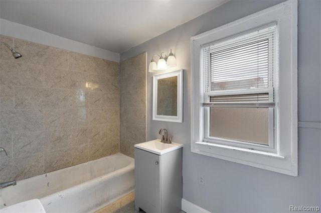 11702 Rosemary Street, Detroit, MI 48213