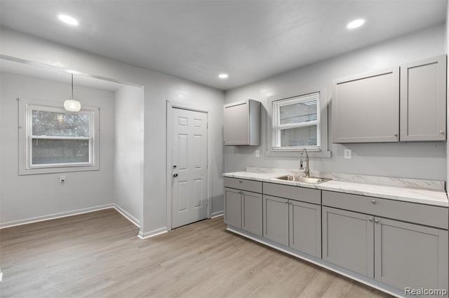 11702 Rosemary Street, Detroit, MI 48213