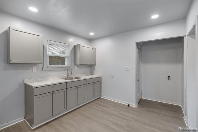 11702 Rosemary Street, Detroit, MI 48213