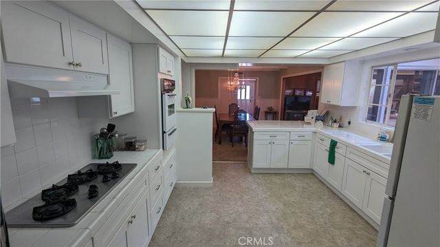 1404 N Mountain Ave, Claremont, CA 91711