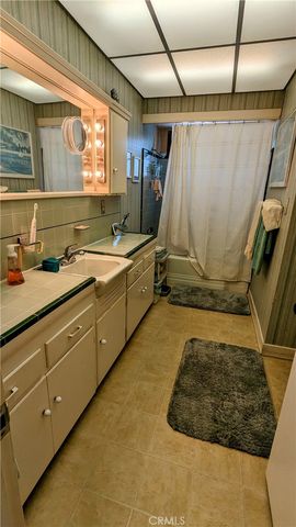 1404 N Mountain Ave, Claremont, CA 91711