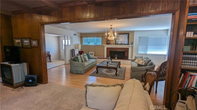 1404 N Mountain Ave, Claremont, CA 91711