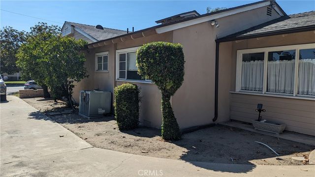 1404 N Mountain Ave, Claremont, CA 91711