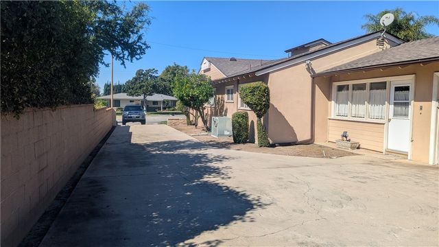 1404 N Mountain Ave, Claremont, CA 91711