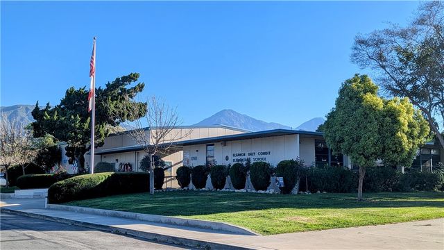 1404 N Mountain Ave, Claremont, CA 91711