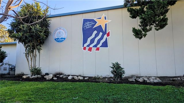 1404 N Mountain Ave, Claremont, CA 91711