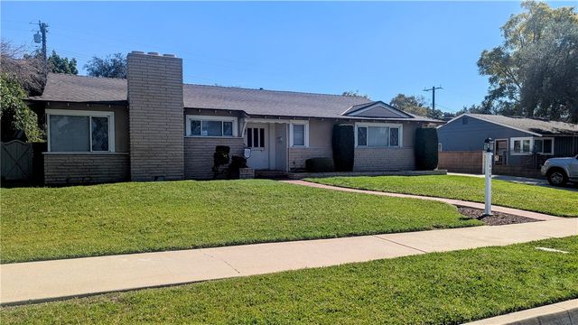 1404 N Mountain Ave, Claremont, CA 91711