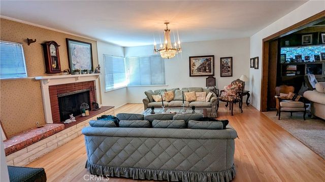 1404 N Mountain Ave, Claremont, CA 91711