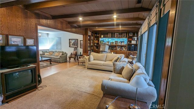 1404 N Mountain Ave, Claremont, CA 91711