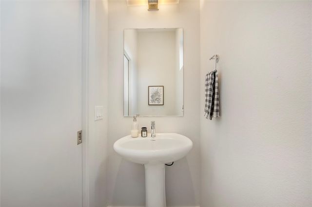 9060 Corsair Place, Dallas, TX 75218