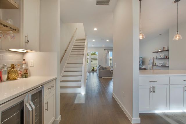 9060 Corsair Place, Dallas, TX 75218