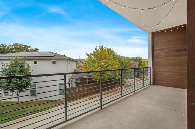 9060 Corsair Place, Dallas, TX 75218