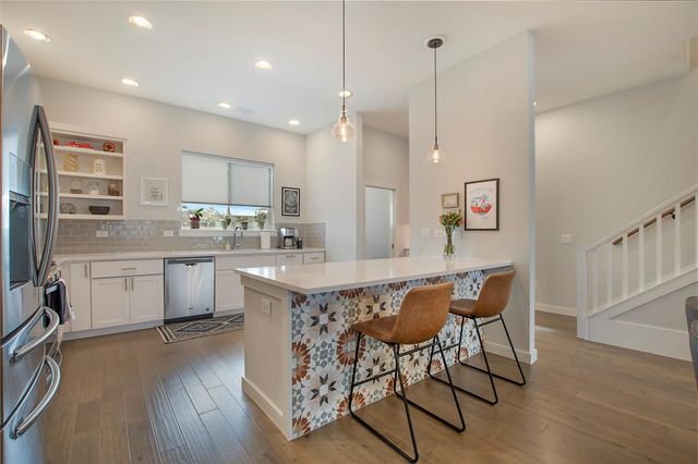 9060 Corsair Place, Dallas, TX 75218