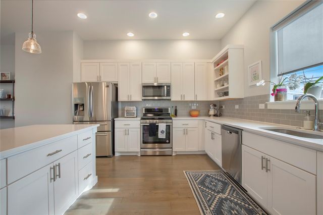 9060 Corsair Place, Dallas, TX 75218