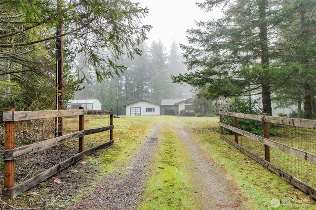 121 E Garys Melody Lane, Shelton, WA 98584