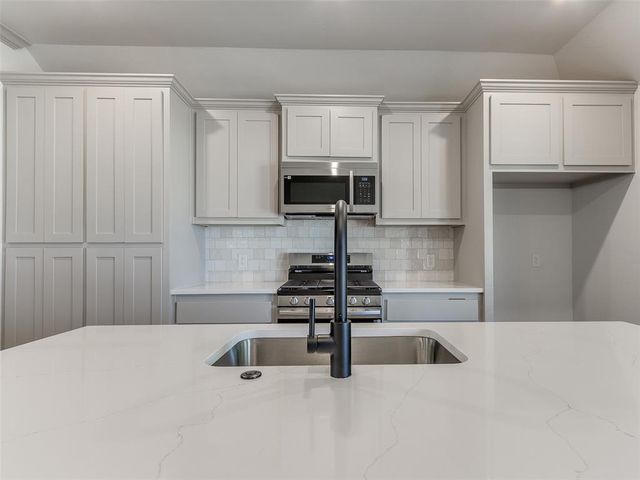 17809 Rich Earth Court, Edmond, OK 73012