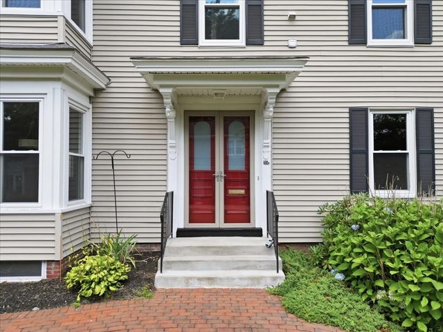 35 South St A, Medfield, MA 02052